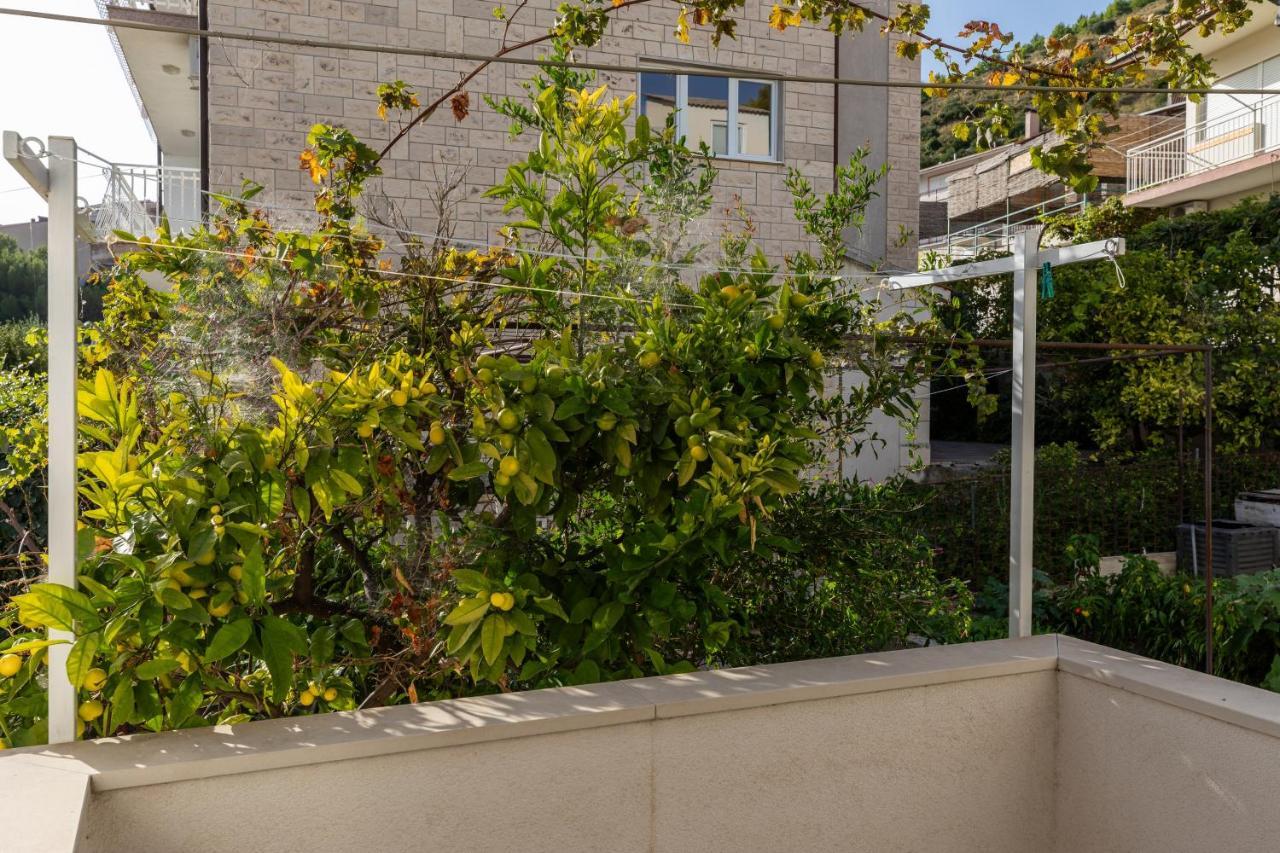 Apartments With A Parking Space Omis - 2745 מראה חיצוני תמונה