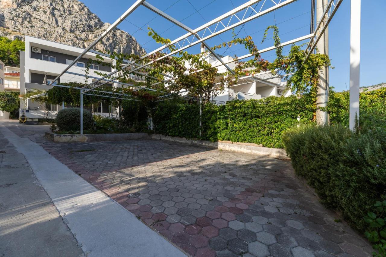 Apartments With A Parking Space Omis - 2745 מראה חיצוני תמונה